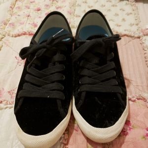 Seavees sneakers size 7.5